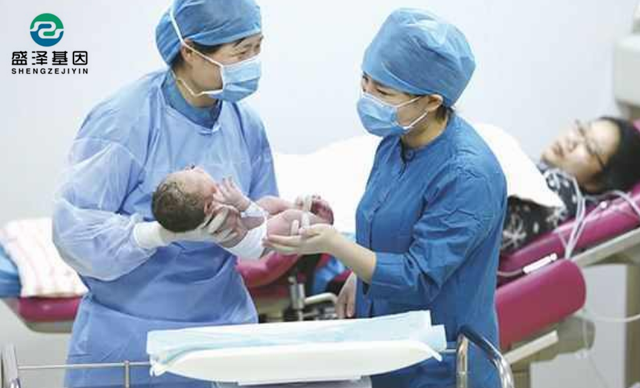 親子鑒定解開真相：O型血的夫妻為何生下B型血嬰兒？