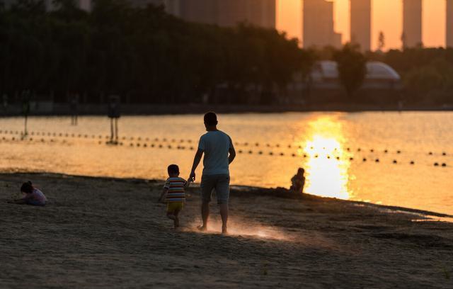 親子鑒定揭開(kāi)假象：養(yǎng)了16年的兒子不是我親生的??？