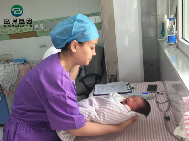 親子鑒定解開真相：O型血的夫妻為何生下B型血嬰兒？