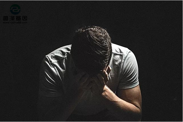 全網(wǎng)熱議：女方該不該讓男方跟孩子做親子鑒定？