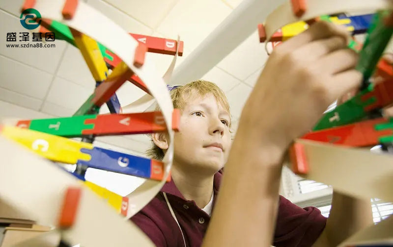 全網(wǎng)熱議：女方該不該讓男方跟孩子做親子鑒定？