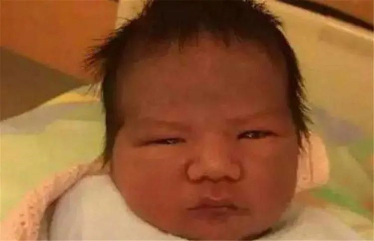 懷疑孩子非親生，夫妻偷做親子鑒定，竟是正規(guī)醫(yī)院新生兒被抱錯？