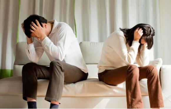 丈夫一心領(lǐng)養(yǎng)孩子，妻子一紙親子鑒定驗(yàn)渣男！實(shí)在太渣啦！