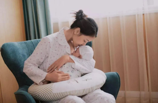 女方網(wǎng)友：父子倆血型一樣親子鑒定就是親生的嗎？