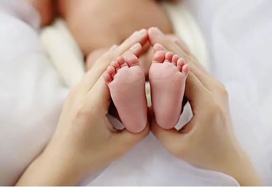 想帶小孩去做親子鑒定該如何取證呢？用紗布或棉簽等采集樣本